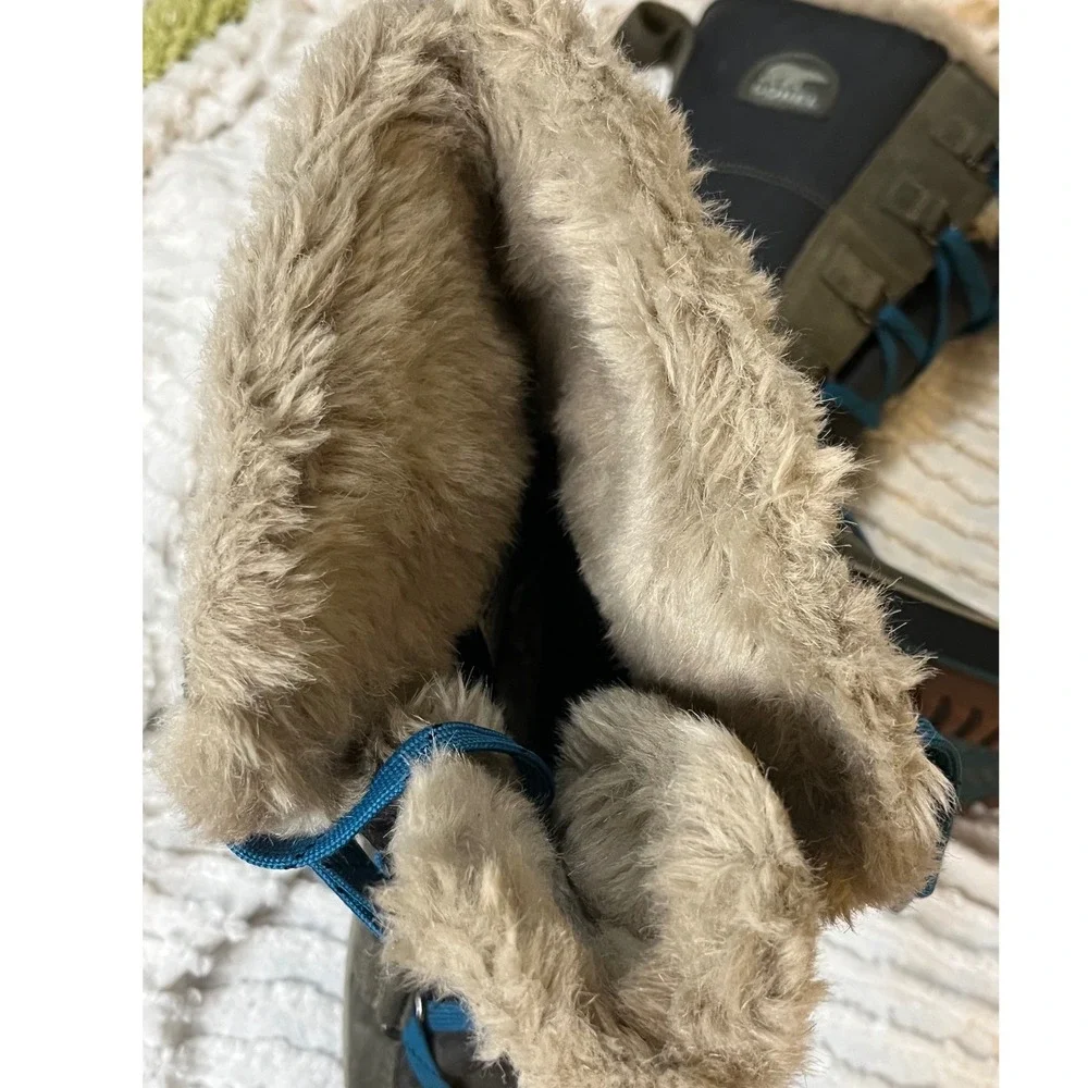 Sorel Women Tivoli High II snow boots blue laces. 7.5 Fur‎ Trim